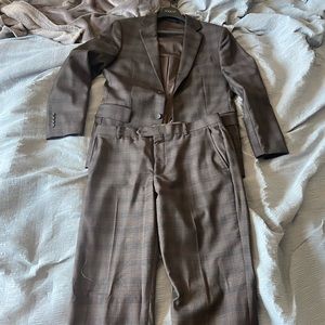 Brown Checkered Suit Travel Tech